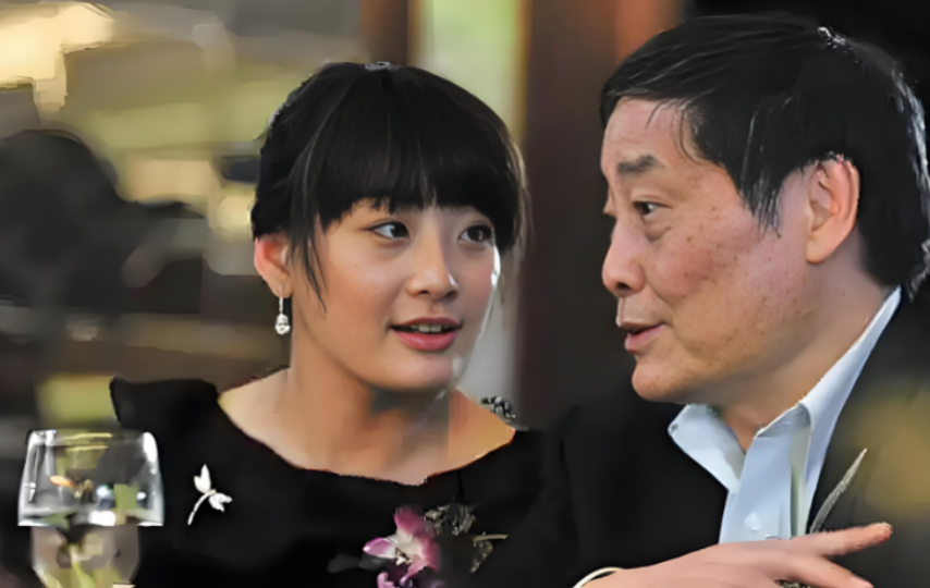 娃哈哈宗馥莉“豪门争夺”，“同父异母弟妹”起诉涉百亿遗产