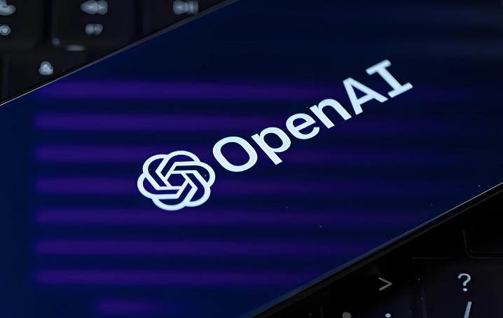 GPT-5上线遭用户批“冷漠疏离”，OpenAI紧急让GPT-4o回归