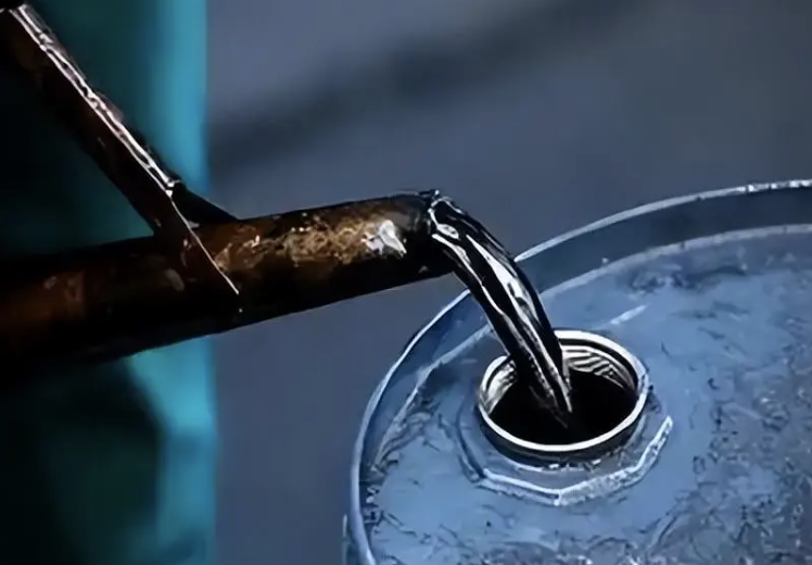 OPEC与EIA报告加剧供应过剩担忧 油价重挫4%创6月以来最大跌幅