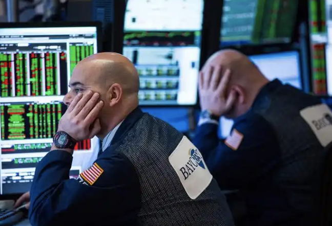 又一美联储高官“栽在”违规炒股上！库格勒被曝多次触犯静默期规定后辞职