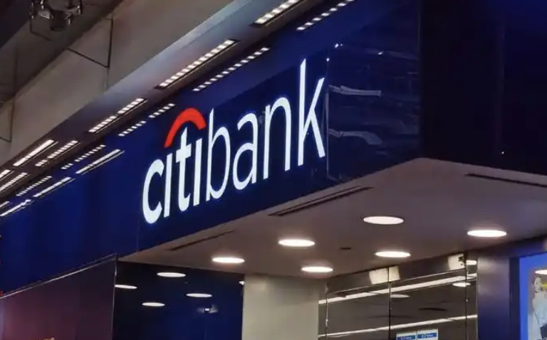 AI算力需求持续井喷 ，花旗高呼AMD为“山丘之王” ，力压英伟达与博通