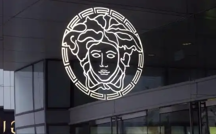 断臂求生！Capri完成出售范思哲：还债降杠杆、专注核心品牌灵巧竞争