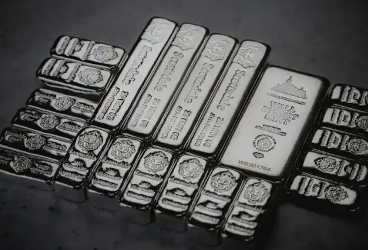 委内瑞拉风波掀起市场涟漪：黄金白银狂飙，油价为何波澜不惊？