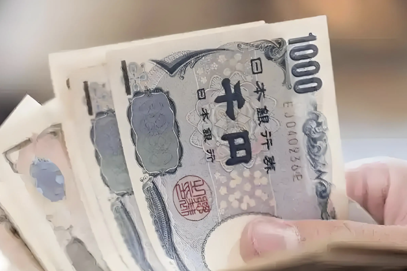 日本央行加息预期重燃 全球股市头顶高悬&ldquo;达摩克利斯之剑&rdquo;：日元套息交易