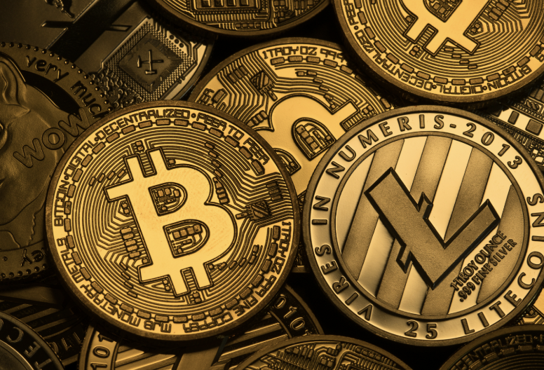 金融股拖累三大指数下跌， 比特币跌破6.5万美元，贵金属普涨