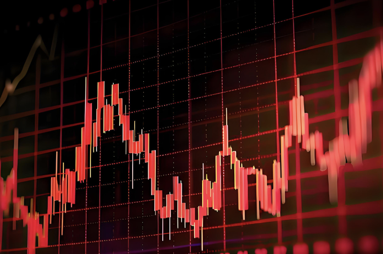 股价新高难掩经营困境，汇隆新材实控人减持套现后又筹划控制权转让