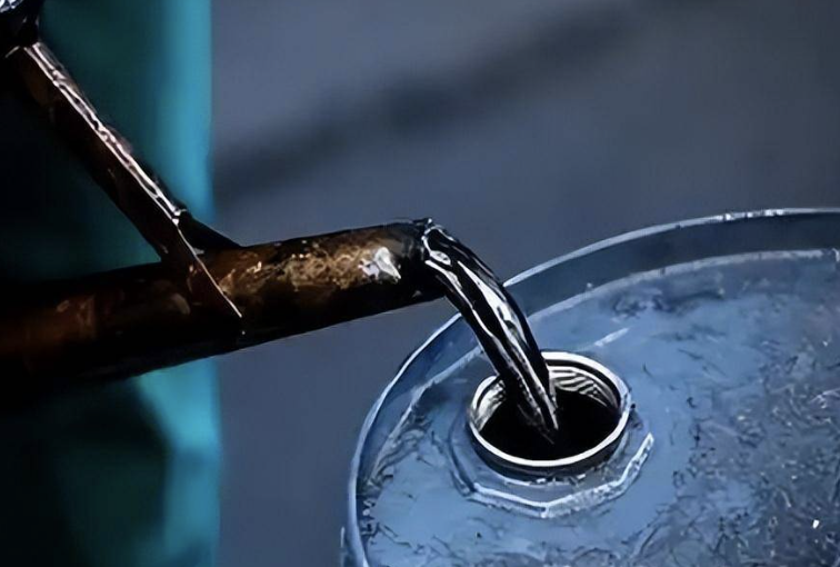 伊朗局势引爆&ldquo;石油噩梦&rdquo;：霍尔木兹海峡若断供或触发油价&ldquo;破百&rdquo;！