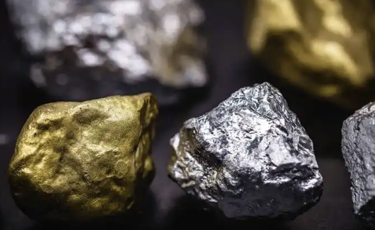 供需赤字与工业叙事共振 ，白银再战100美元大关