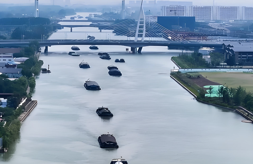 霍尔木兹航运追踪：多艘船只成功穿行