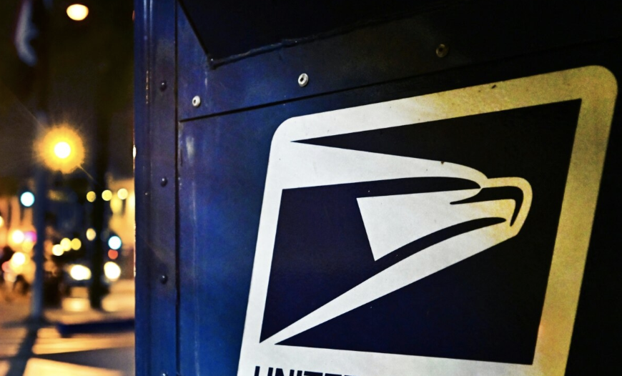 中东战火蔓延至快递：美国邮政服务拟对部分包裹收取8%附加费以应对油价飙升