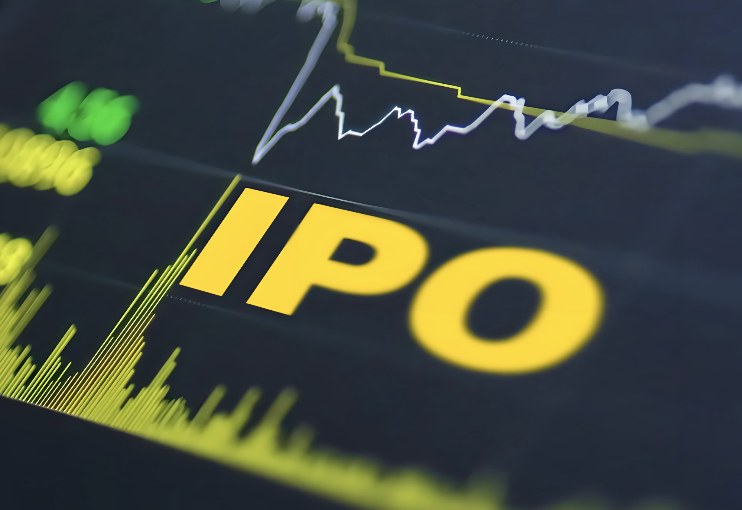 大模型商业化加速：IPO、降价与应用落地的三重信号